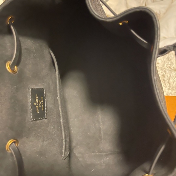 LOUIS VUITTON
Empreinte Montsouris PM Black Backpack (online edition only) - Picture 14 of 16